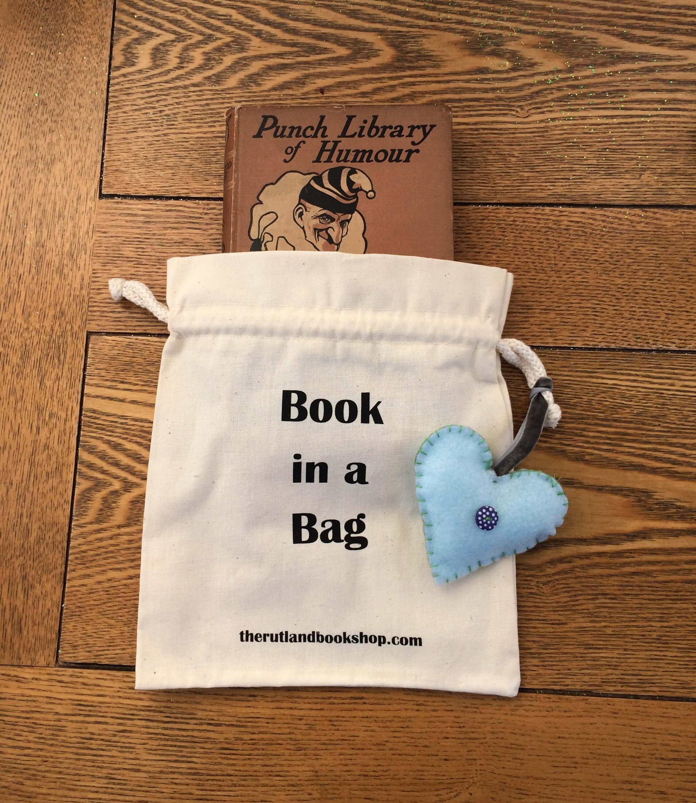 Punch Library of Humour: With Rod and Gun (book in a bag)
